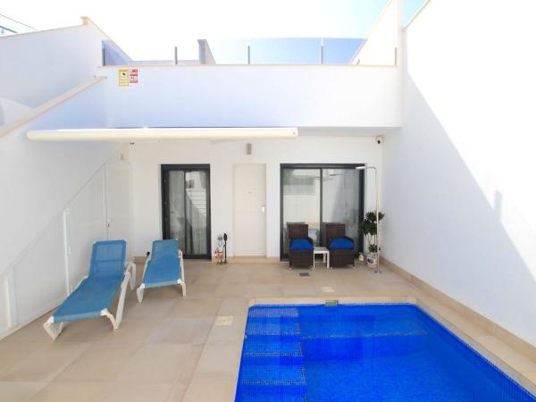 Chalet adosado en Calle Canal Tajo-Segura, Zona Pueblo, Pilar de la Horadada photo 2