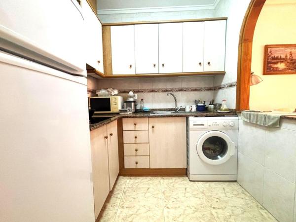 Venta de piso en Piso en Avenida Habaneras - Curva de Palangre, Torrevieja, Torrevieja
thumbnail 3
