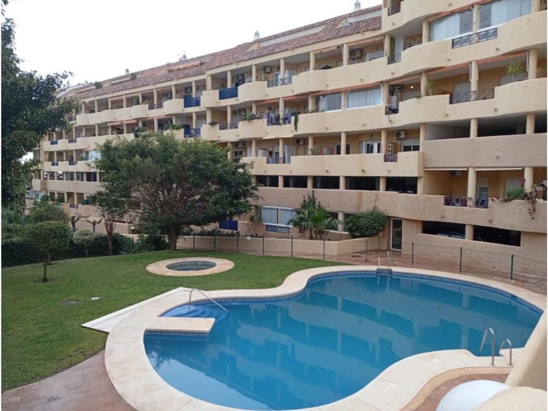Sale of apartment in Piso en Calle Castaño, Torreblanca del Sol, Fuengirola, Fuengirola
photo 1