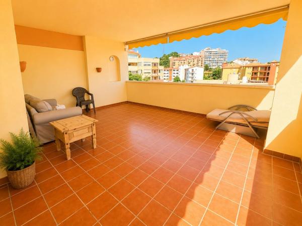 Venta de piso en Piso en Calle Narciso, Los Pacos, Fuengirola, Fuengirola
photo 1