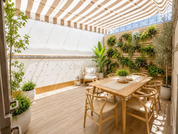 Venta de piso en Piso en Calle Miguel Márquez, 17, Zona Puerto Deportivo, Fuengirola, Fuengirola
photo 1