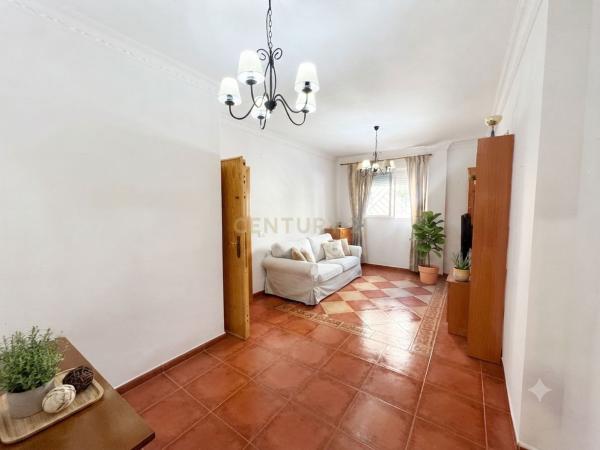 Venta de piso en Piso en Calle Miguel Márquez, 17, Zona Puerto Deportivo, Fuengirola, Fuengirola
thumbnail 2
