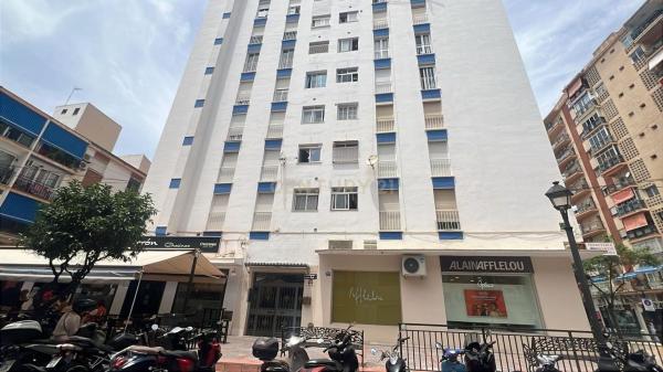 Venta de piso en Piso en Calle San Pancracio, 5, Zona Puerto Deportivo, Fuengirola, Fuengirola
 photo 2