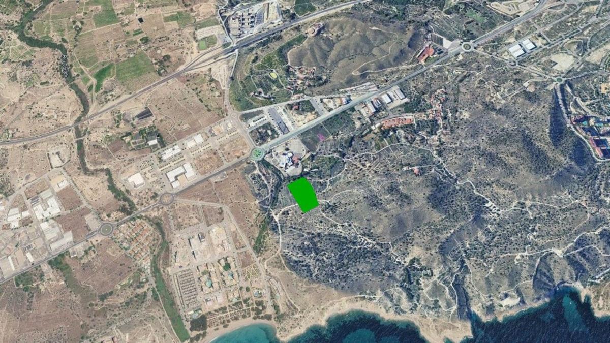 Terreno en venta en La Villajoyosa / Vila Joiosa, Alicante photo 1