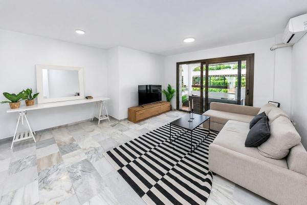 Продажа квартиры на Piso en Calle Feria San Fermín, 2, Centro Ciudad, Fuengirola, Фуэнхирола
photo 1