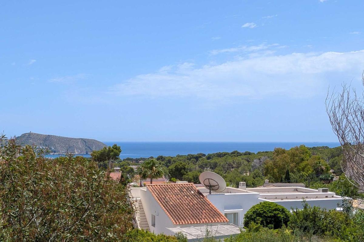 Terreno en venta en Moraira, Alicante photo 1