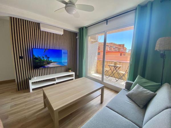 Venta de piso en Piso en Calle Federico Ruiz Vertedor, 1, Zona Puerto Deportivo, Fuengirola, Fuengirola
photo 1