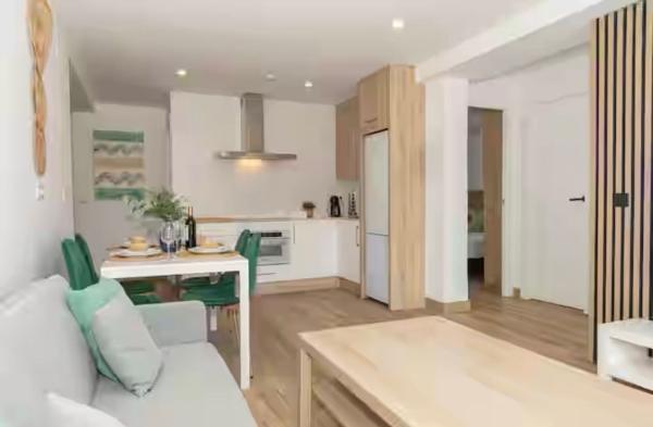 Venta de piso en Piso en Calle Federico Ruiz Vertedor, 1, Zona Puerto Deportivo, Fuengirola, Fuengirola
thumbnail 2