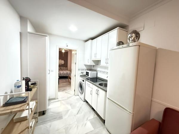 Venta de piso en Piso en Calle Troncón, Zona Puerto Deportivo, Fuengirola, Fuengirola
 photo 2