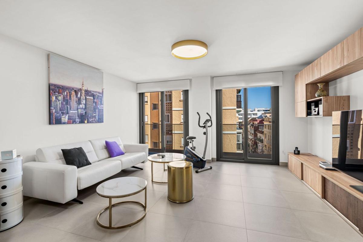 Venta de piso en Piso en Avenida de la Estación, 6, Zona Puerto Deportivo, Fuengirola, Fuengirola
 photo 2