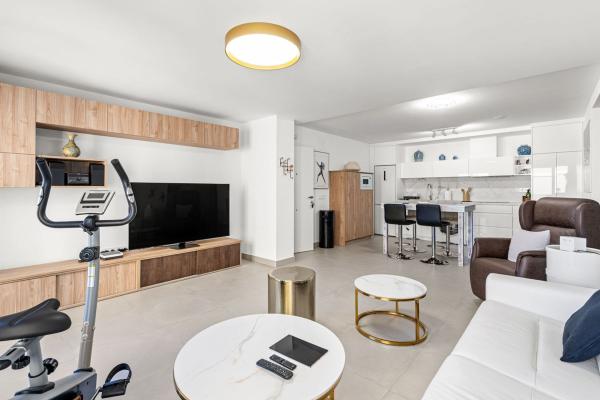 Продажа квартиры на Piso en Avenida de la Estación, 6, Zona Puerto Deportivo, Fuengirola, Фуэнхирола
 photo 3