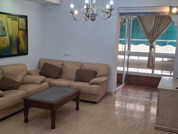 Продажа квартиры на Piso en Avenida Condes de San Isidro, Zona Puerto Deportivo, Fuengirola, Фуэнхирола
 photo 1