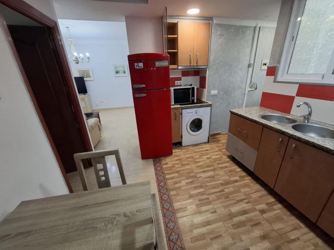 Venta de piso en Piso en Avenida Condes de San Isidro, Zona Puerto Deportivo, Fuengirola, Fuengirola
photo 3