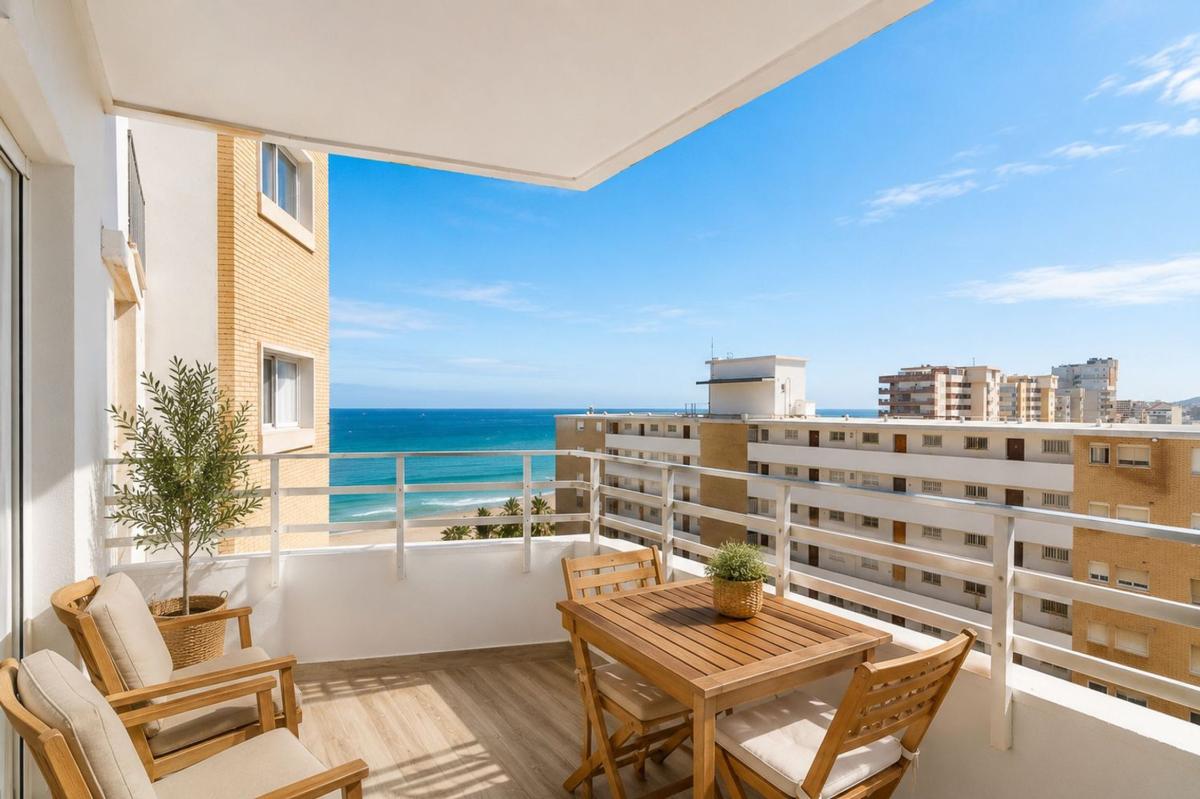 Venta de piso en Piso en Maritimo Rey De España, Playa de los Boliches, Fuengirola, Fuengirola
photo 1