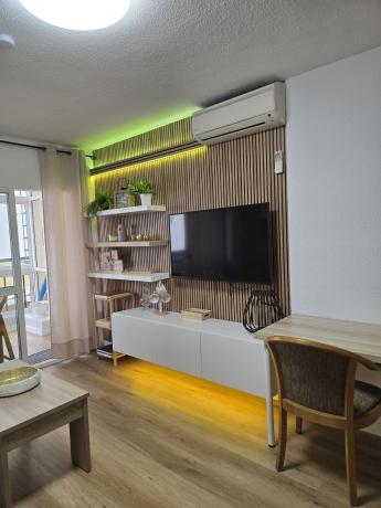 Venta de piso en Piso en Paseo Marítimo Rey de España, Zona Puerto Deportivo, Fuengirola, Fuengirola
thumbnail 2