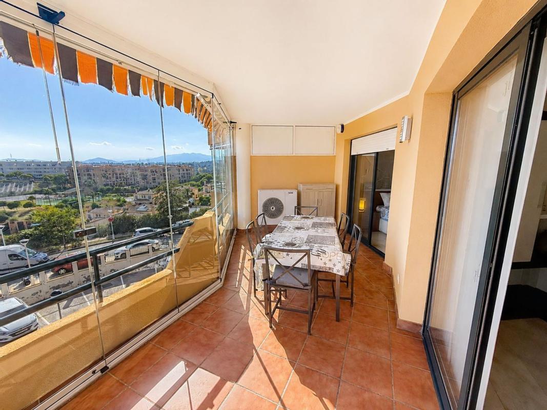 Sprzedaż mieszkania w Piso en Calle Maria de las Mercedes, Los Pacos, Fuengirola, Fuengirola
photo 2