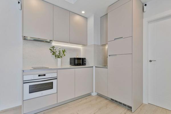 Venta de piso en Piso en Calle medina, Zona Puerto Deportivo, Fuengirola, Fuengirola
 photo 4