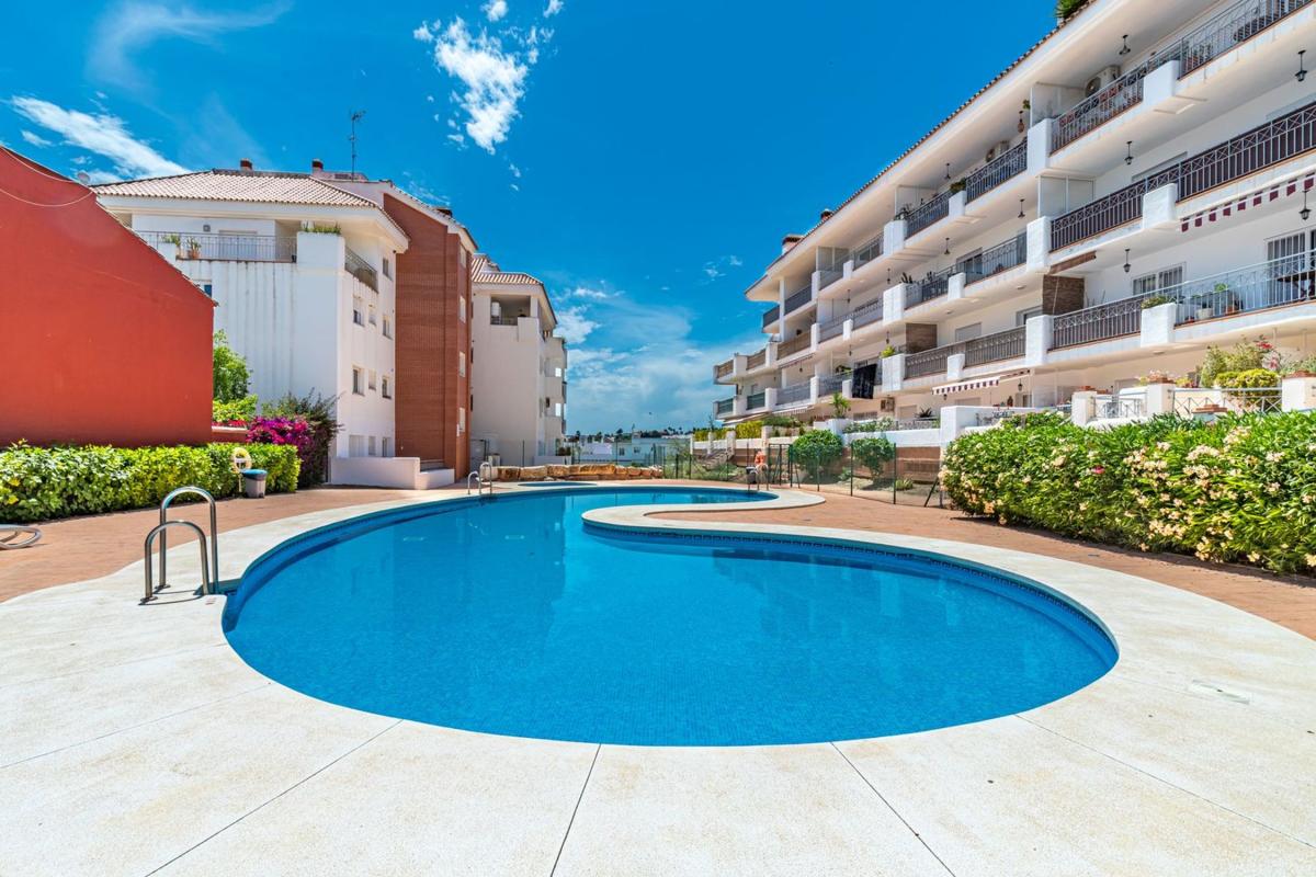 Venta de piso en Piso en Artemisa, 4, Los Pacos, Fuengirola, Fuengirola
 photo 2