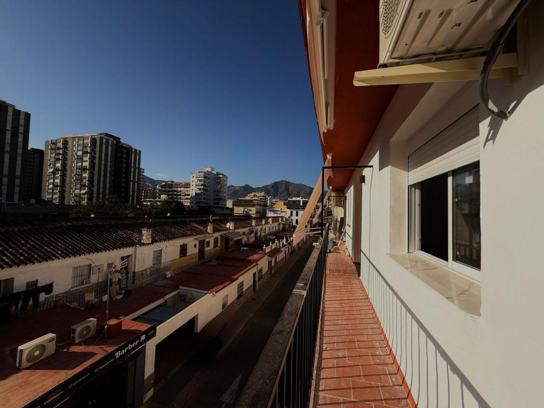 Venta de piso en Piso en Maestra Concepcion Guidet, 6, Playa de los Boliches, Fuengirola, Fuengirola
 photo 2