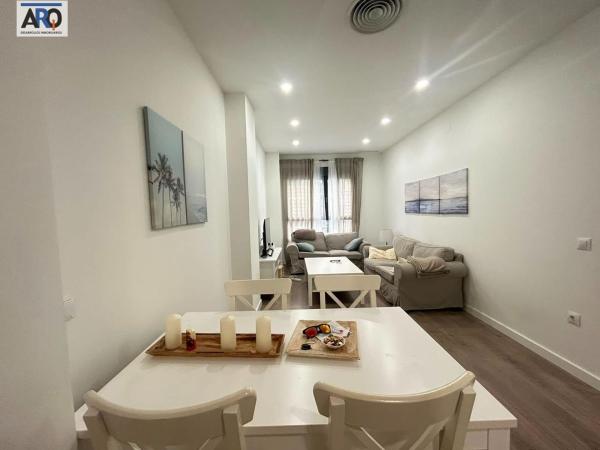Venta de piso en Piso en Calle Ollería, Zona Puerto Deportivo, Fuengirola, Fuengirola
photo 1