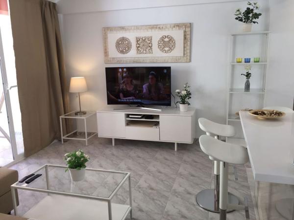 Venta de piso en Piso en CL Asturias, 12, Zona Puerto Deportivo, Fuengirola, Fuengirola
thumbnail 2