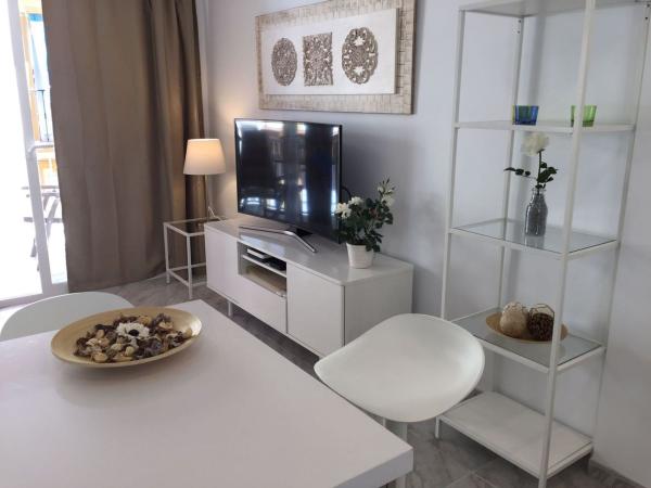 Venta de piso en Piso en CL Asturias, 12, Zona Puerto Deportivo, Fuengirola, Fuengirola
thumbnail 3