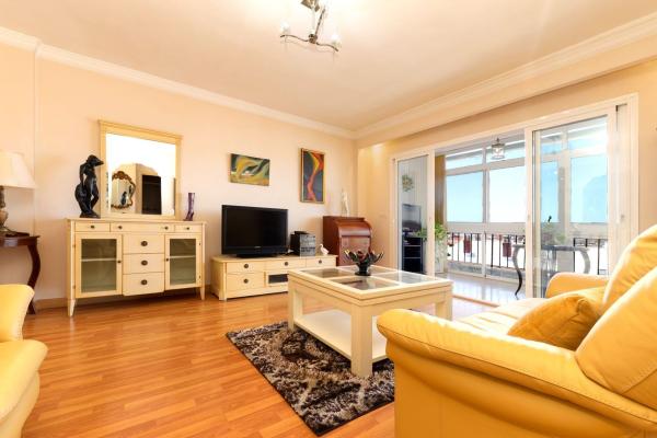 Sale of flat in Piso en Calle Alfonso XIII, Zona Puerto Deportivo, Fuengirola, Fuengirola
 photo 4