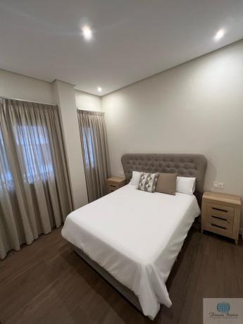 Venta de piso en Piso en Calle Ollería, Zona Puerto Deportivo, Fuengirola, Fuengirola
photo 1