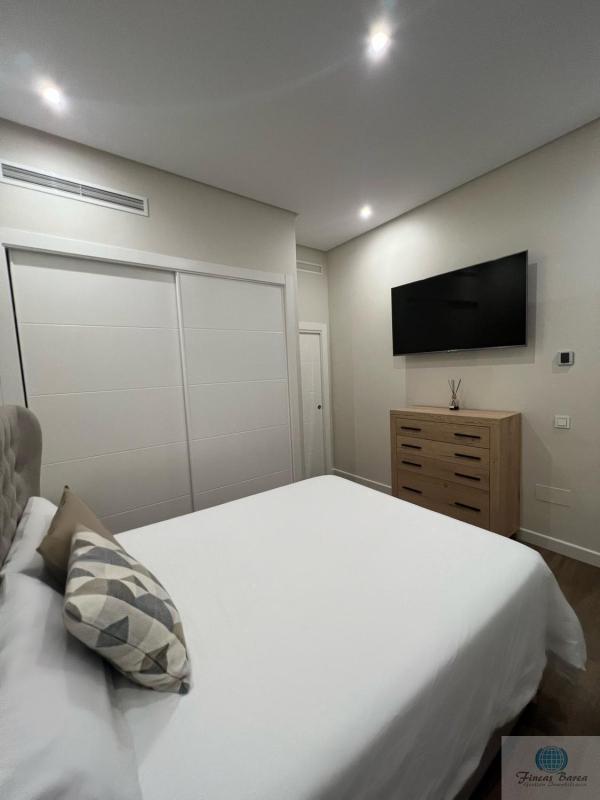 Venta de piso en Piso en Calle Ollería, Zona Puerto Deportivo, Fuengirola, Fuengirola
photo 2