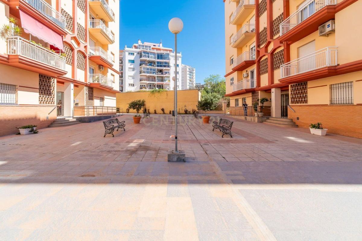 Venta de piso en Piso en Calle Antonio Chenel Antoñete, 7, Los Boliches, Fuengirola, Fuengirola
photo 3