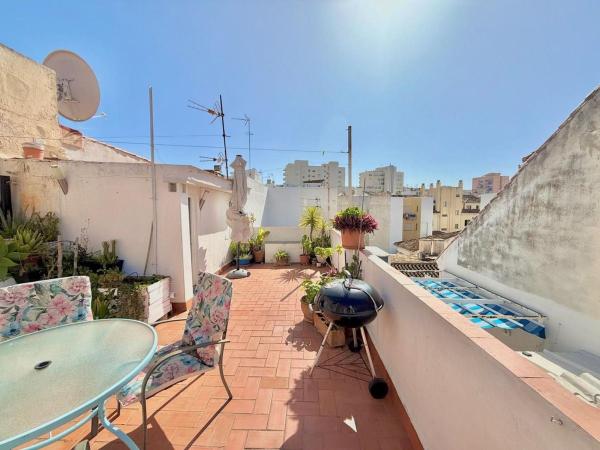 Sale of flat in Piso en Calle Nueva, Zona Puerto Deportivo, Fuengirola, Fuengirola
photo 1