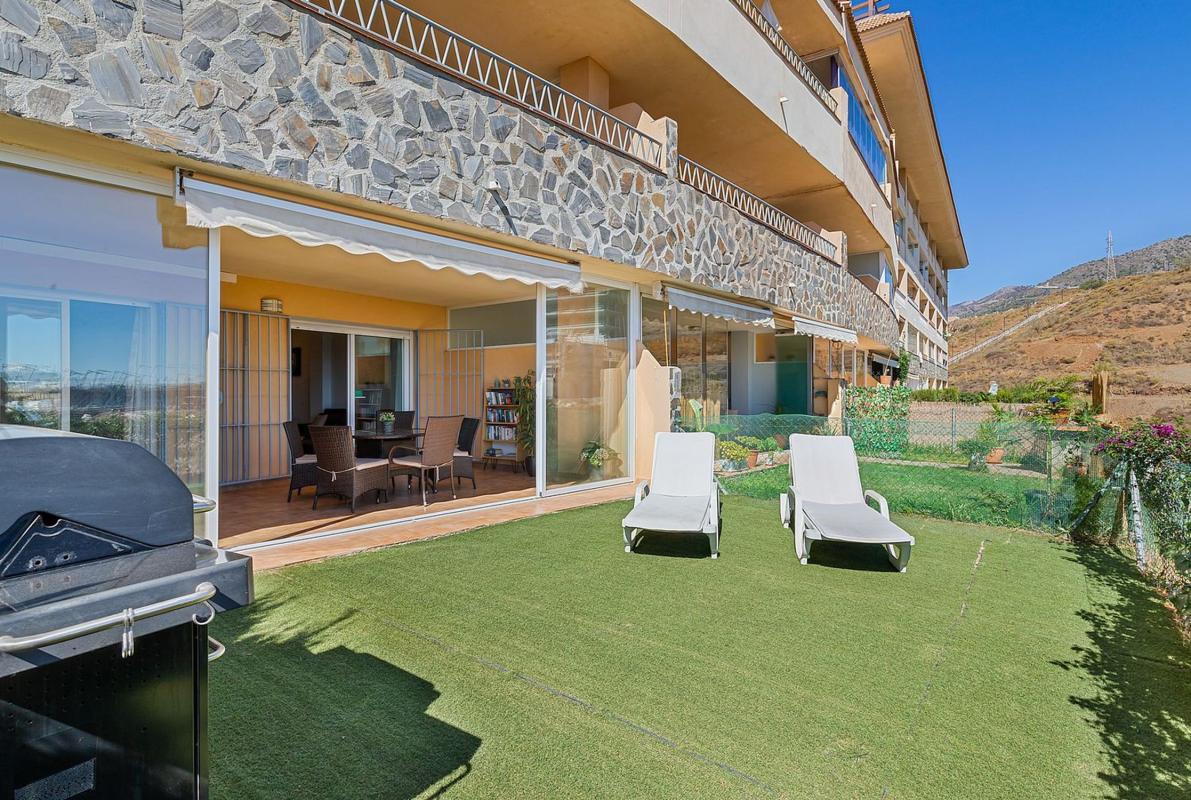 Продажа квартиры на Piso en Calle Sierra Nevada, Las Gaviotas, Fuengirola, Фуэнхирола
photo 1