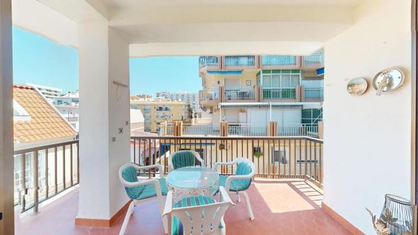 Venta de piso en Piso en Calle Moncayo, Zona Puerto Deportivo, Fuengirola, Fuengirola
photo 1