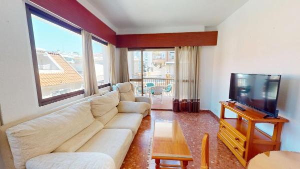 Venta de piso en Piso en Calle Moncayo, Zona Puerto Deportivo, Fuengirola, Fuengirola
thumbnail 2