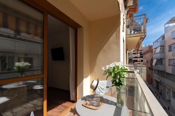 Venta de piso en Piso en Paseo Jesús Santos Rein s/n, Zona Puerto Deportivo, Fuengirola, Fuengirola
photo 1