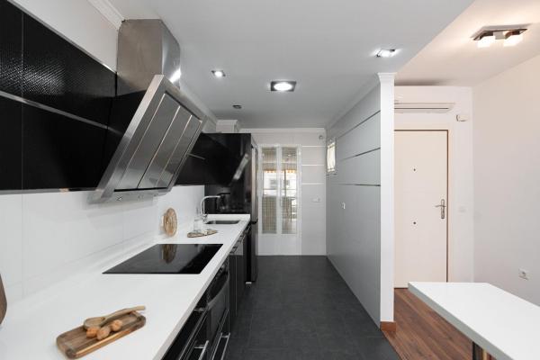Venta de piso en Piso en Paseo Jesús Santos Rein s/n, Zona Puerto Deportivo, Fuengirola, Fuengirola
 photo 4