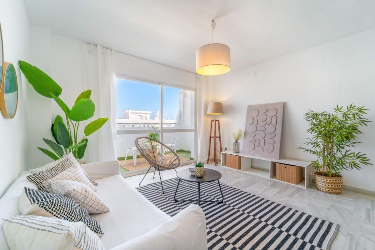 Продажа квартиры на Piso en Calle Romería del Rocío, Centro Ciudad, Fuengirola, Фуэнхирола
photo 2