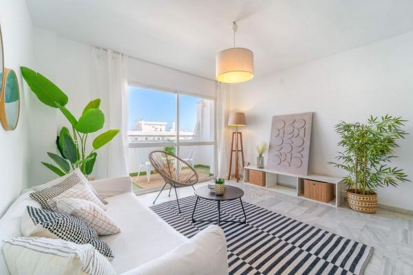 Sale of flat in Piso en Calle Romería del Rocío, Centro Ciudad, Fuengirola, Fuengirola
thumbnail 1