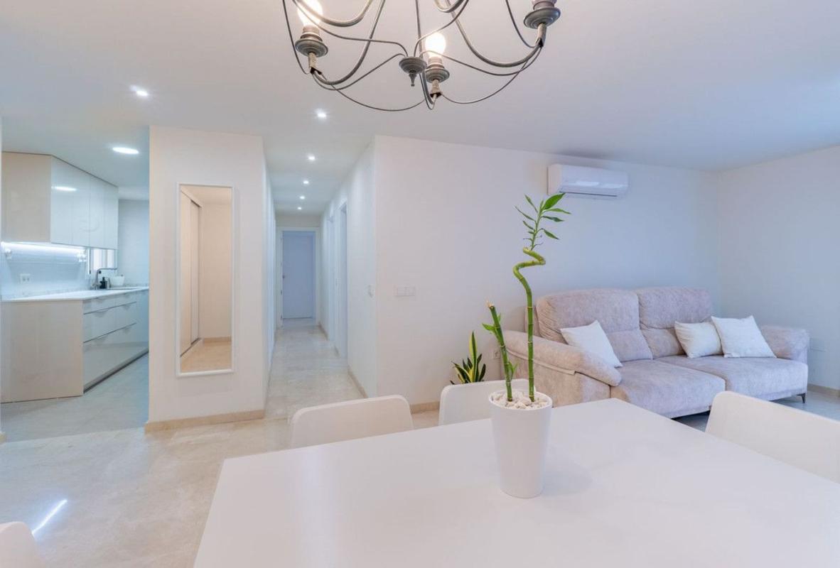 Venta de piso en Piso en Avenida Nuestro Padre Jesús Cautivo, Los Boliches, Fuengirola, Fuengirola
photo 4