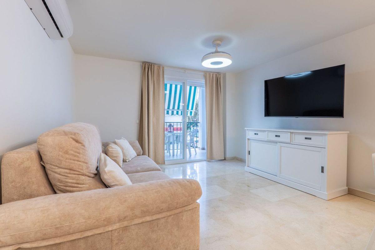Venta de piso en Piso en Avenida Nuestro Padre Jesús Cautivo, Los Boliches, Fuengirola, Fuengirola
photo 5