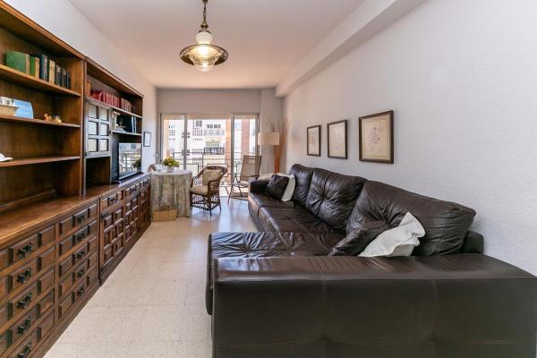Venta de piso en Piso en Calle Hermanos Pinzón, 4, Zona Puerto Deportivo, Fuengirola, Fuengirola
 photo 4