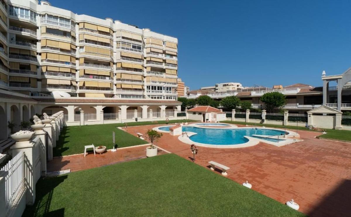 Venta de piso en Piso en Antonio Machado, 8, Los Boliches, Fuengirola, Fuengirola
photo 1