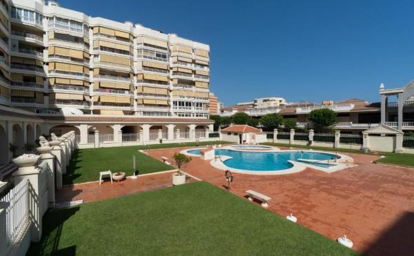 Venta de piso en Piso en Antonio Machado, 8, Los Boliches, Fuengirola, Fuengirola
photo 1