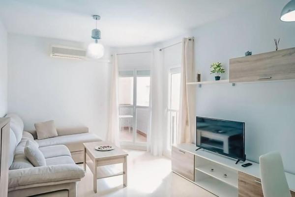 Venta de piso en Piso en Calle Domingo Ortega, 21, Los Boliches, Fuengirola, Fuengirola
photo 1
