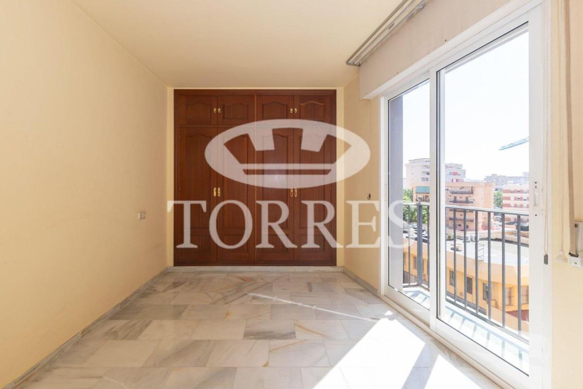 Sale of apartment in Piso en Calle Ricardo León, Centro Ciudad, Fuengirola, Fuengirola
photo 1