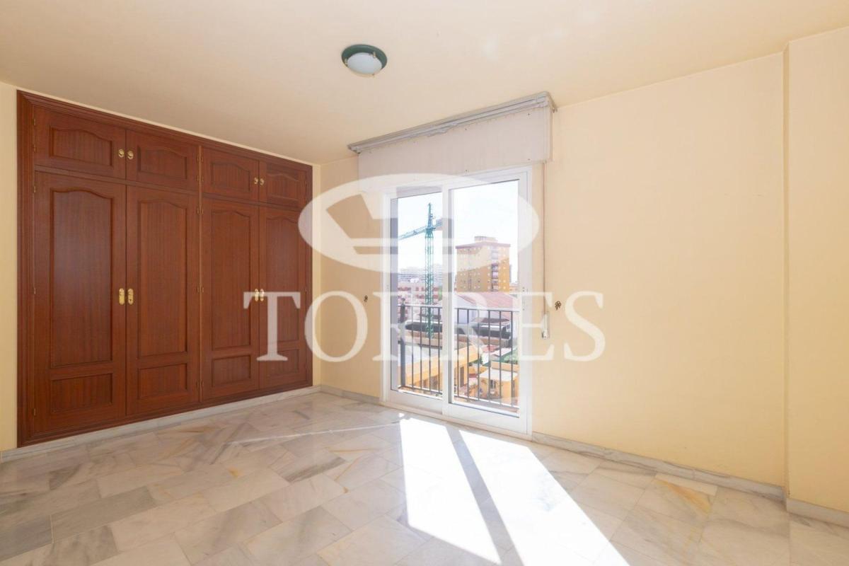 Sale of apartment in Piso en Calle Ricardo León, Centro Ciudad, Fuengirola, Fuengirola
photo 2