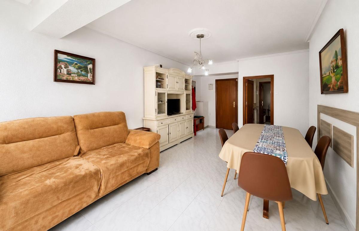 Venta de piso en Piso en San Esteban, Las Piscinas Naturales, Torrevieja, Torrevieja
 photo 3