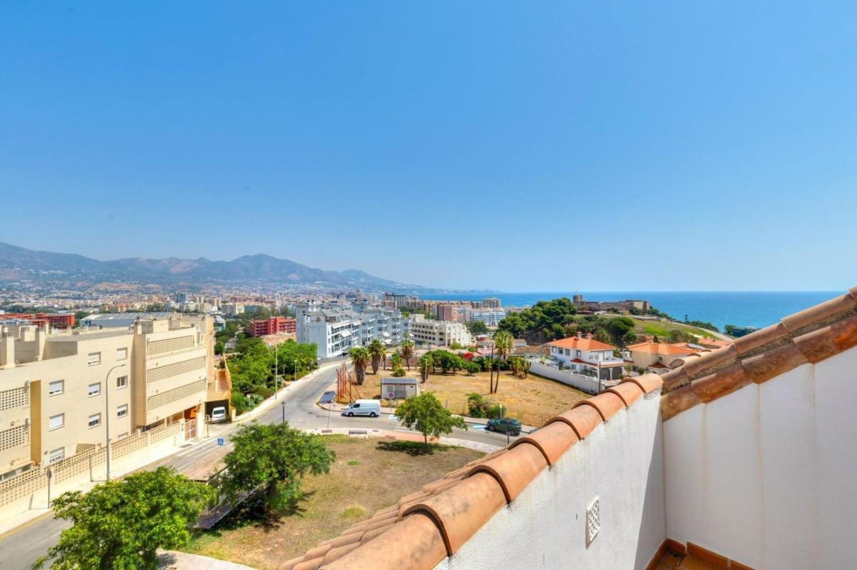Sprzedaż poddasza w Ático en Calle Encinas, Zona Sohail, Fuengirola, Fuengirola photo 2
