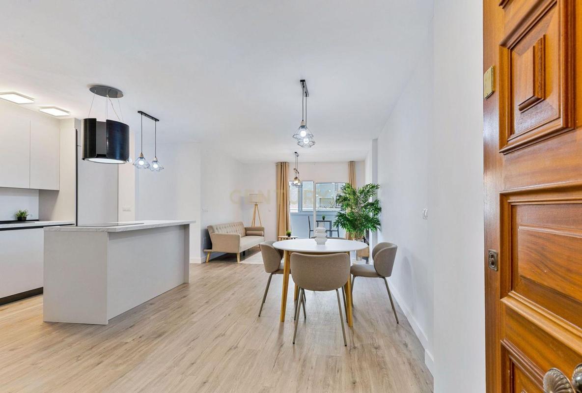 Venta de piso en Piso en Calle Santa Ana, 1, Los Boliches, Fuengirola, Fuengirola
photo 2