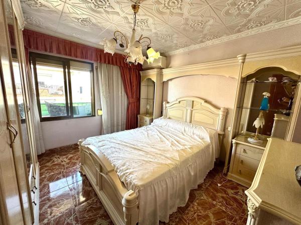 Venta de piso en Piso en Calle Ortega y Gasset, Virgen del Remedio - Parque lo Morant, Alicante / Alacant, Alicante / Alacant
thumbnail 1